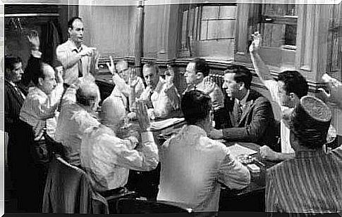 12 angry men keep discussing