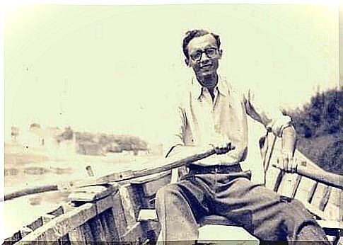 A young Saramago in a boat